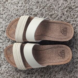 Reef Cushion Vista Size 7